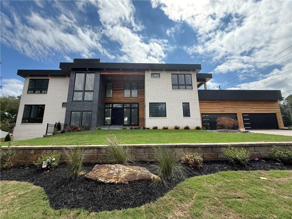 6531 Long Acres Drive. Sandy Springs, GA 30328