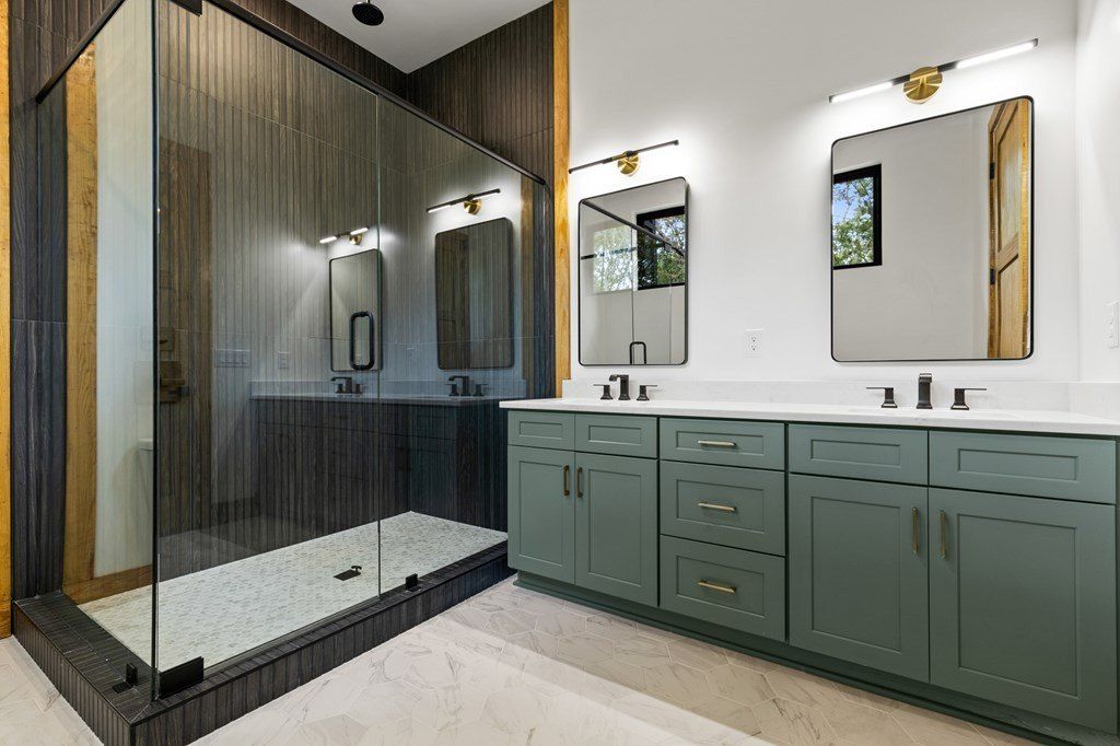 325 Pine Lane. Mineral Bluff, GA 30559