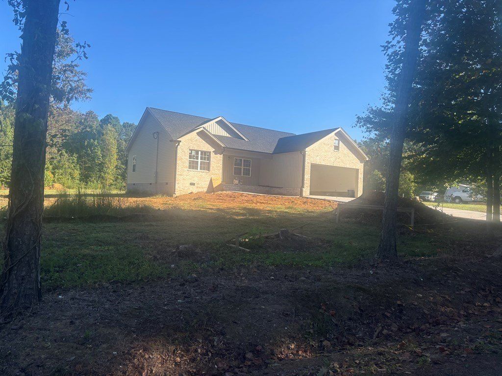 807 Se Peek Dr. Dalton, GA 30721