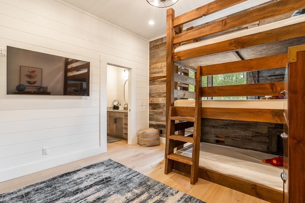 107 Cool Creek Trail. Blue Ridge, GA 30513