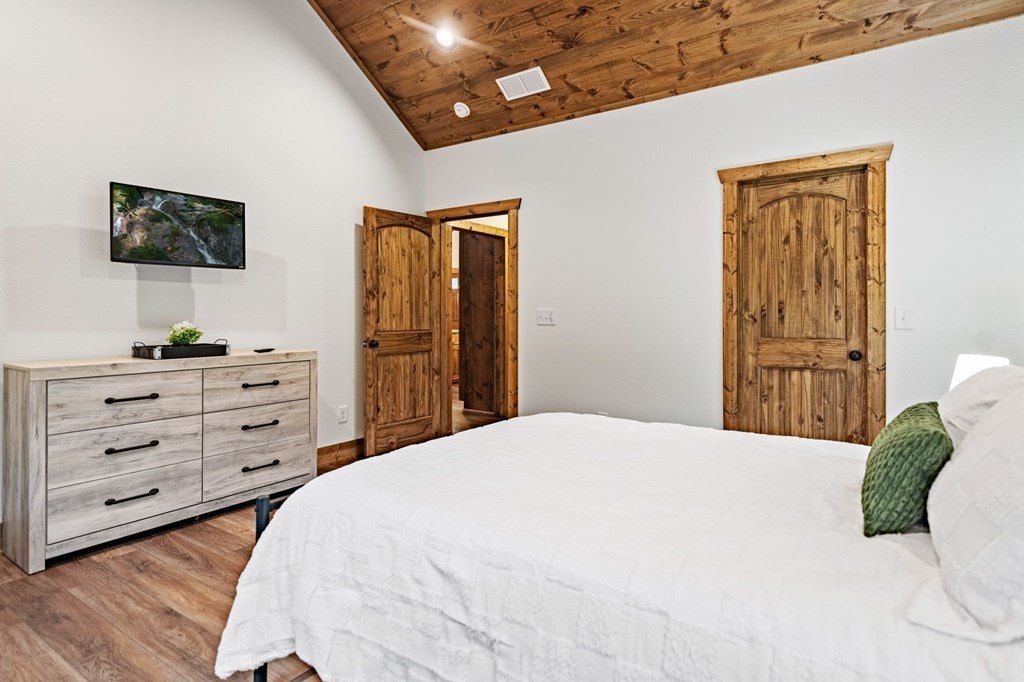 60 East Conasauga Creek. Ellijay, GA 30540