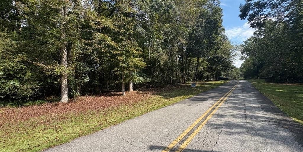 273 Hickory Hills Drive. Jefferson, GA 30549