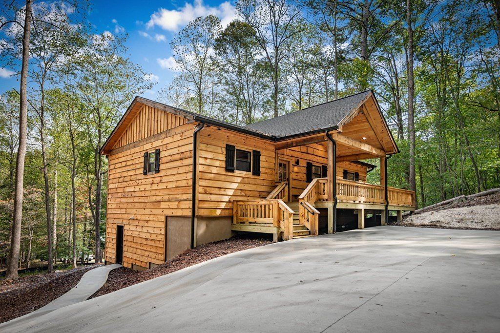 821 Navaho Way. Ellijay, GA 30540