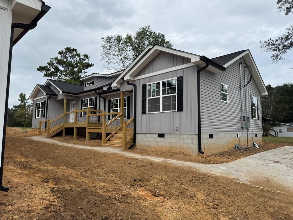 809 Willeve Dr. Dalton, GA 30721