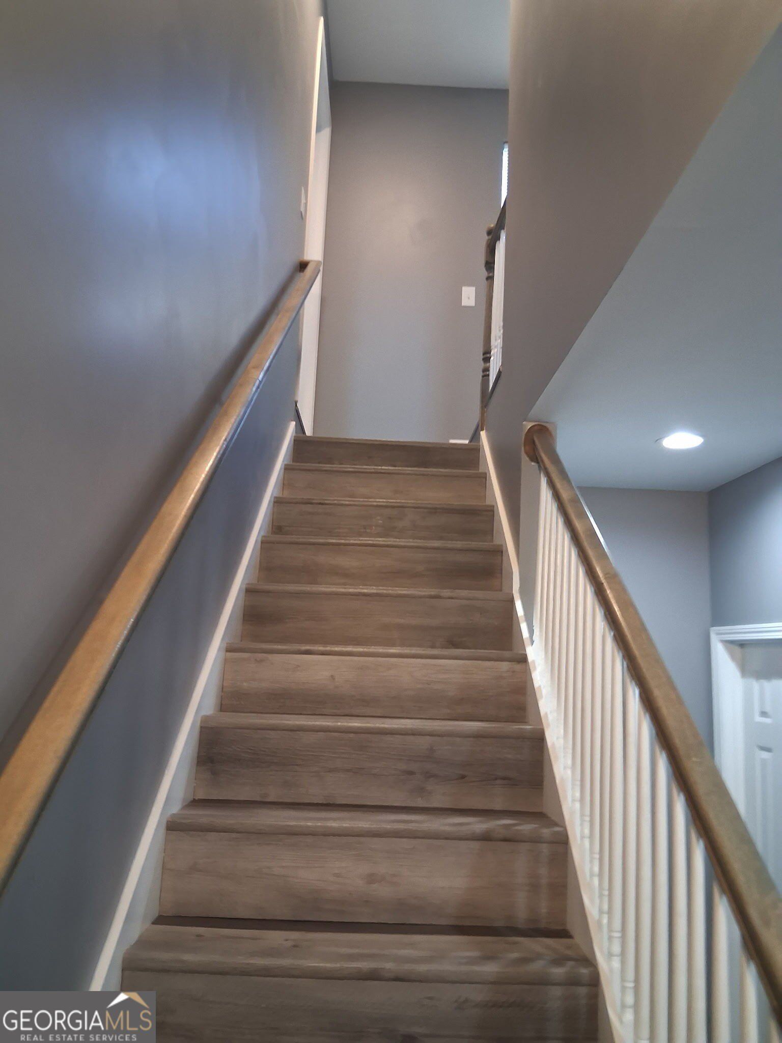 3374 Creekwood Drive. Rex, GA 30273