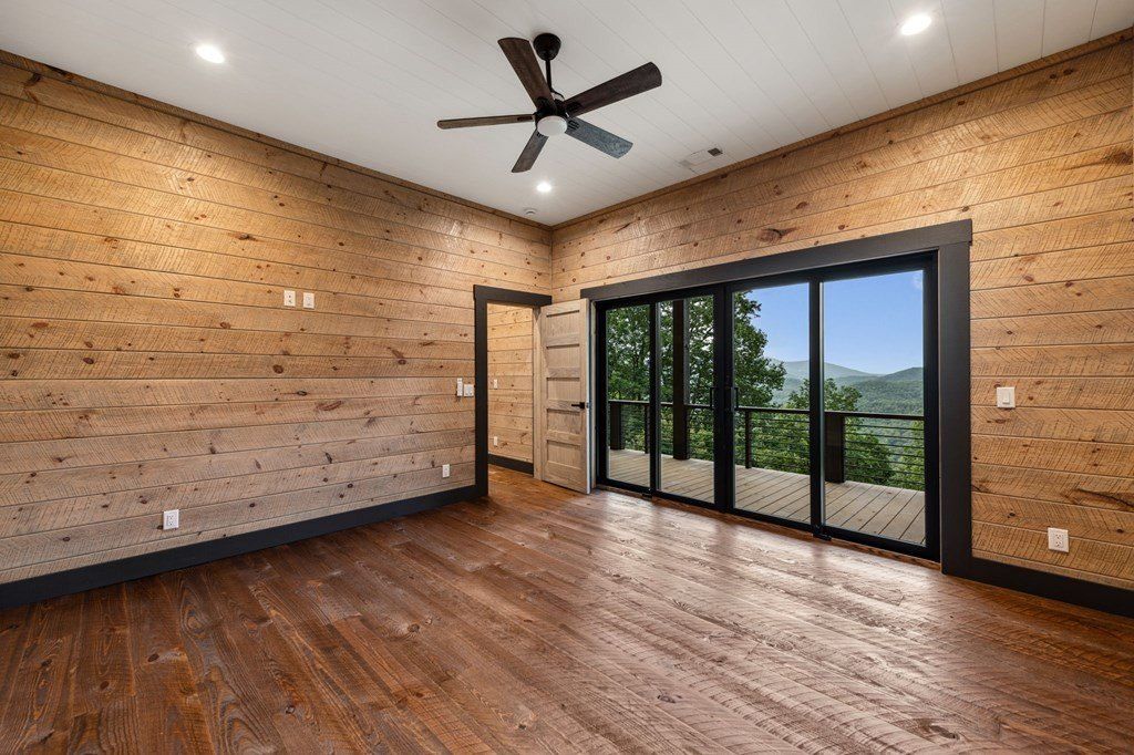 395 Pontoosuc Drive. Mineral Bluff, GA 30559