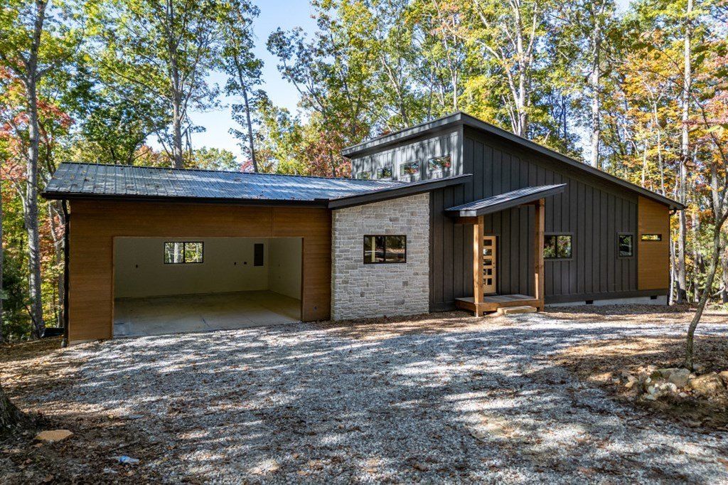 210 Mt Pleasant Ridge. Blairsville, GA 30512