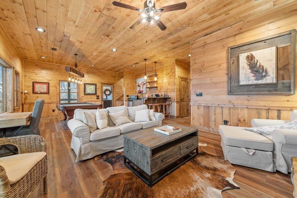 467 Skylight Drive. Blue Ridge, GA 30513