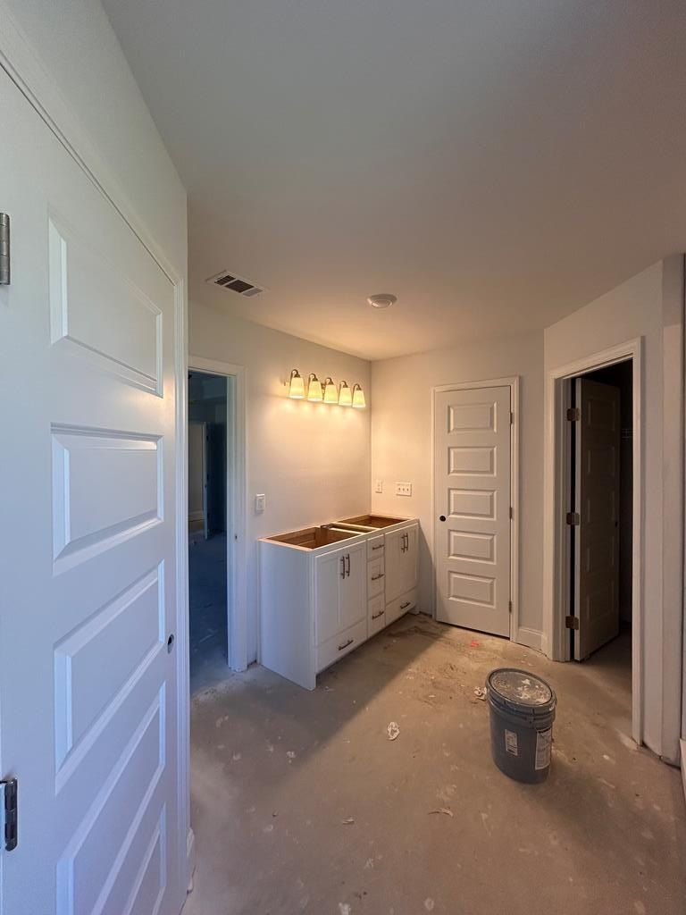 229 Barry Field Circle. Hahira, GA 31632