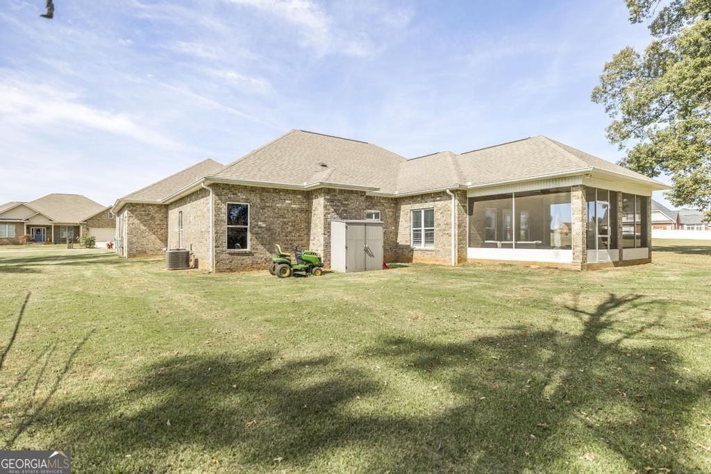 219 Rowland Circle. Byron, GA 31008