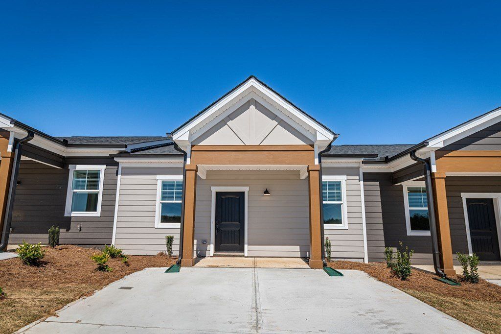 Unit 17 Grove Loop. Blue Ridge, GA 30513