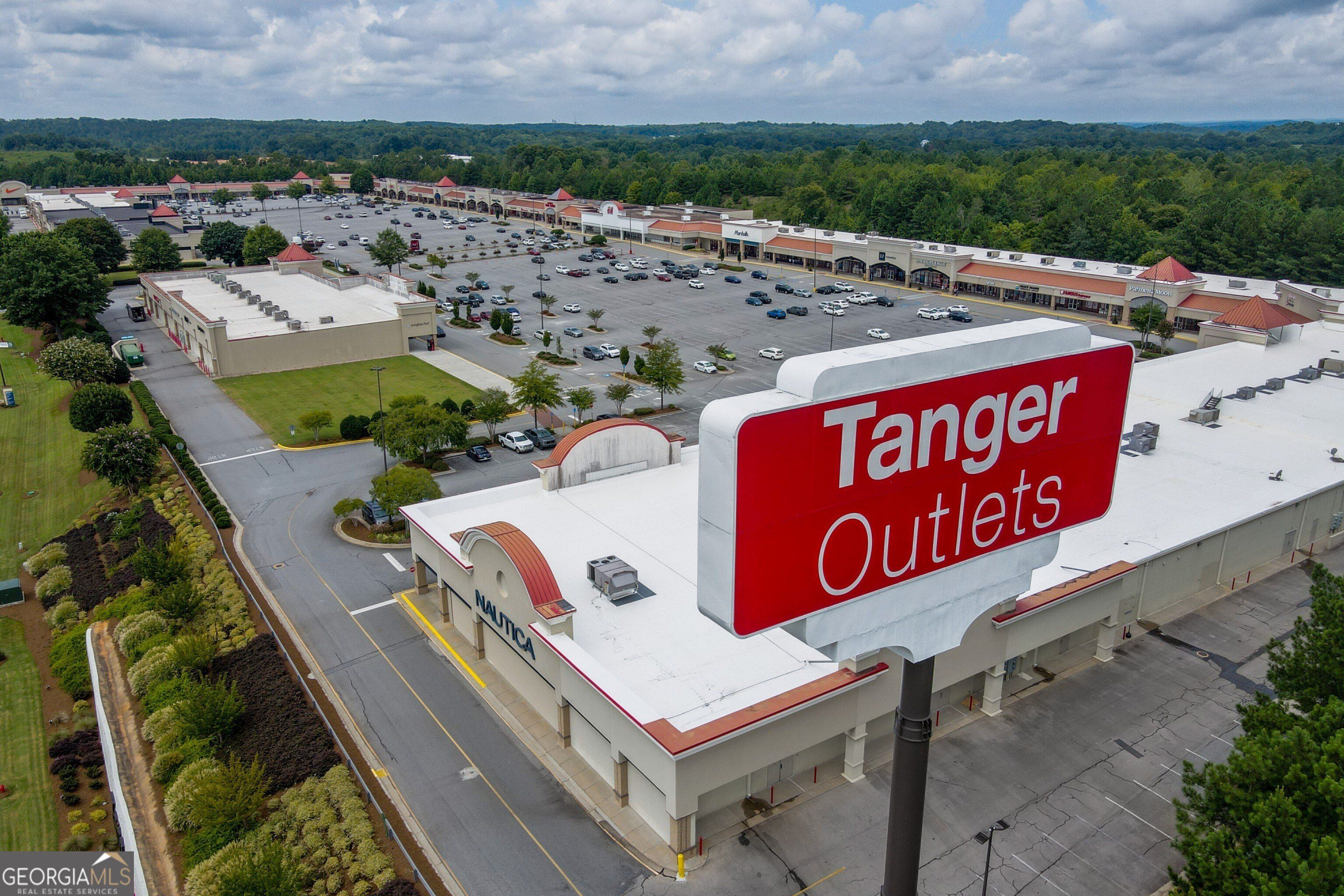 548 Madison Street Unit 100. Commerce, GA 30529