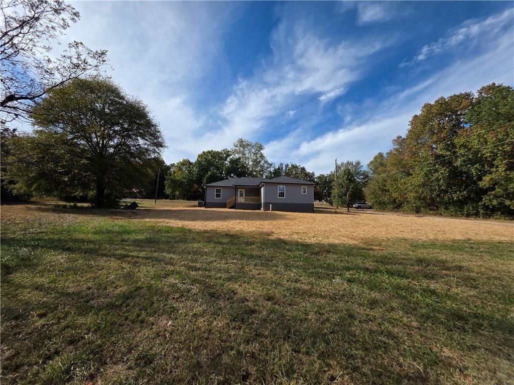 279 Taff Road. Taylorsville, GA 30178