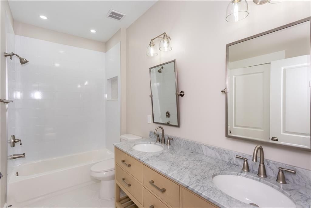 3286 Bachelor Street. East Point, GA 30344