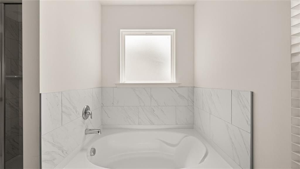 71 Weymouth Drive. Locust Grove, GA 30248