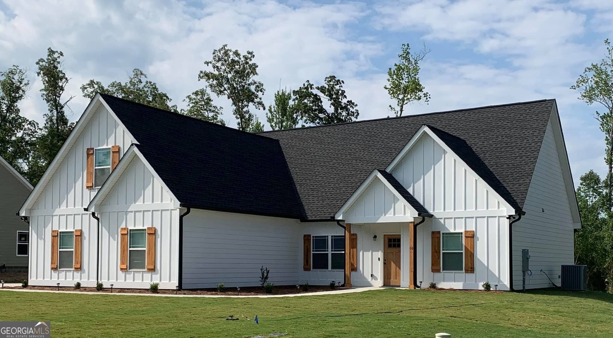 637 Old Summerville Road. Rome, GA 30165