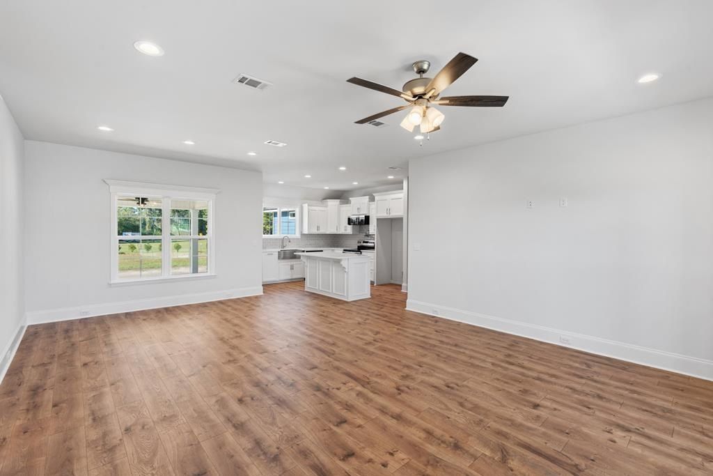 355 Barry Field Circle. Hahira, GA 31632