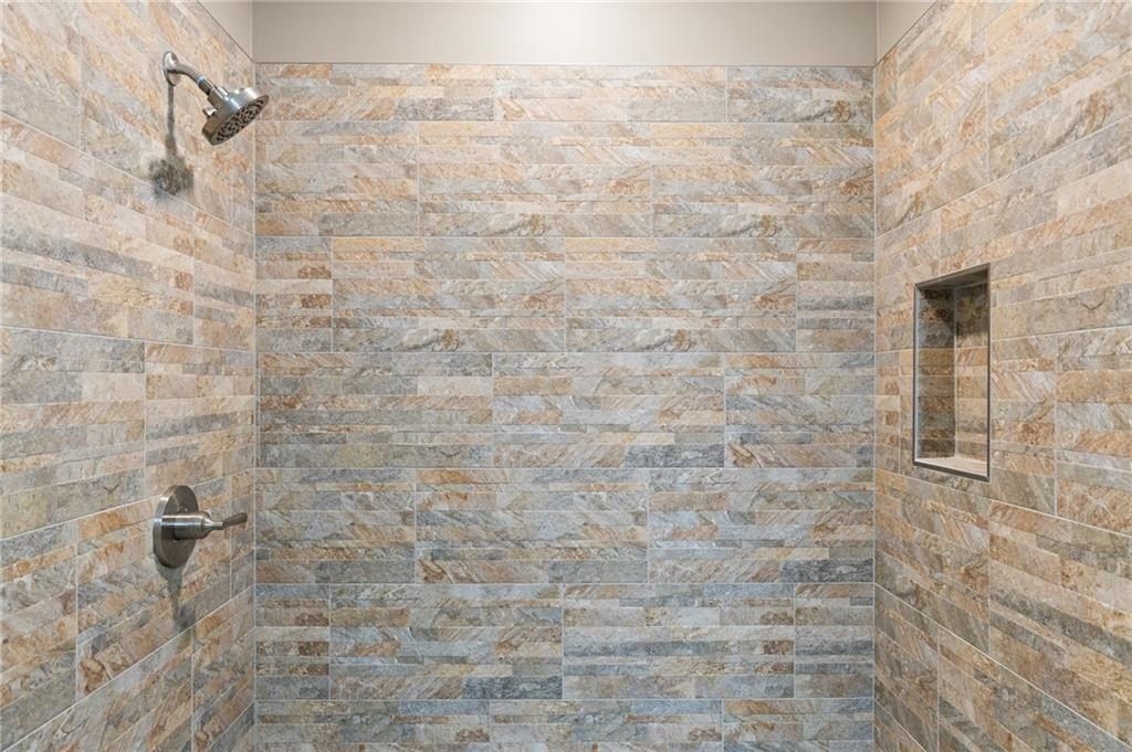 1054 Lakeland Drive. Ellijay, GA 30540