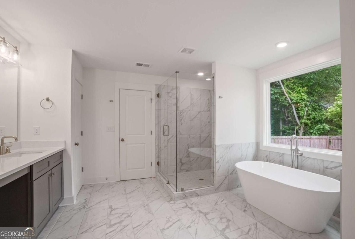 2432 Whites Ridge. Decatur, GA 30034