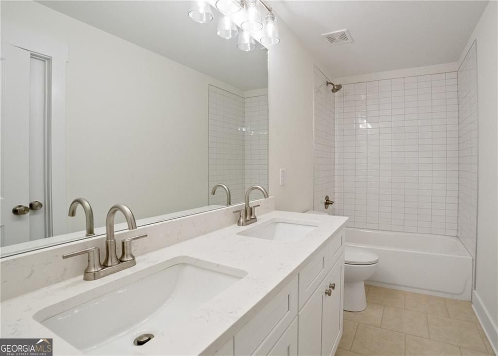 2714 Eagles Crest Lane. Decatur, GA 30034