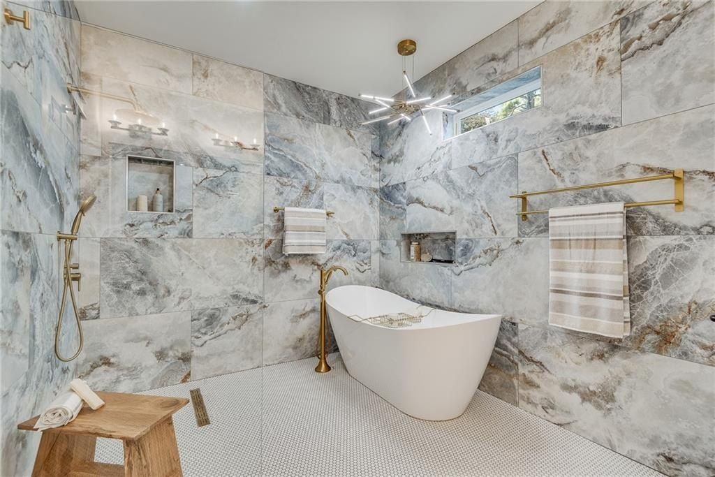 1318 Bluefield Drive Sw. Atlanta, GA 30310