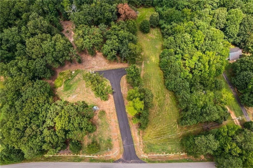 8455 Forsyth Commons Court. Cumming, GA 30041