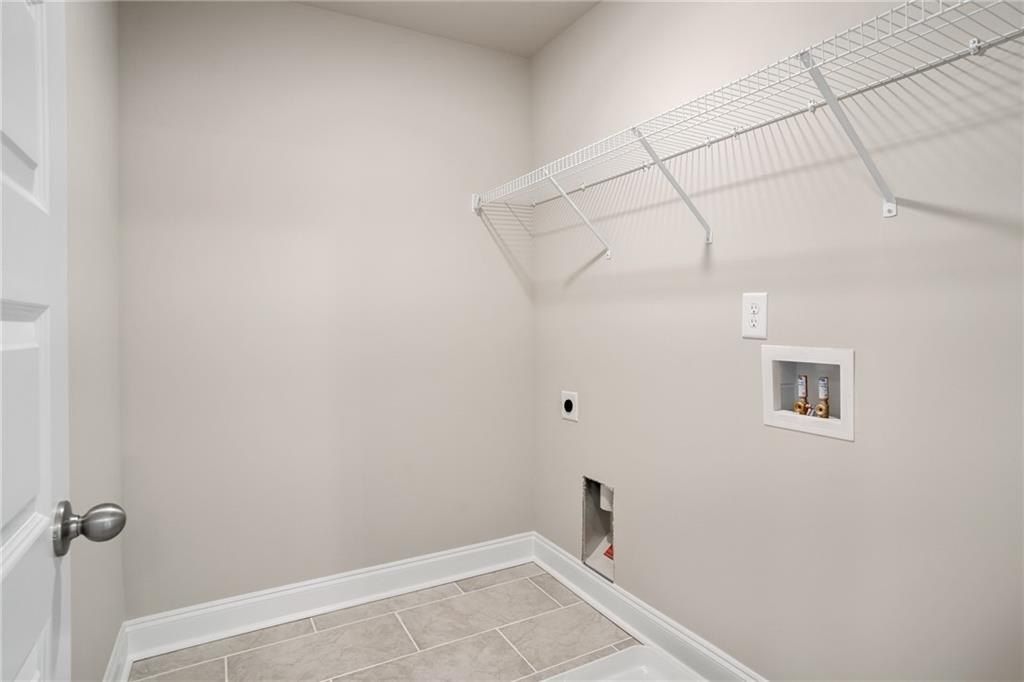 1385 Sunny Valley Lane. Braselton, GA 30517