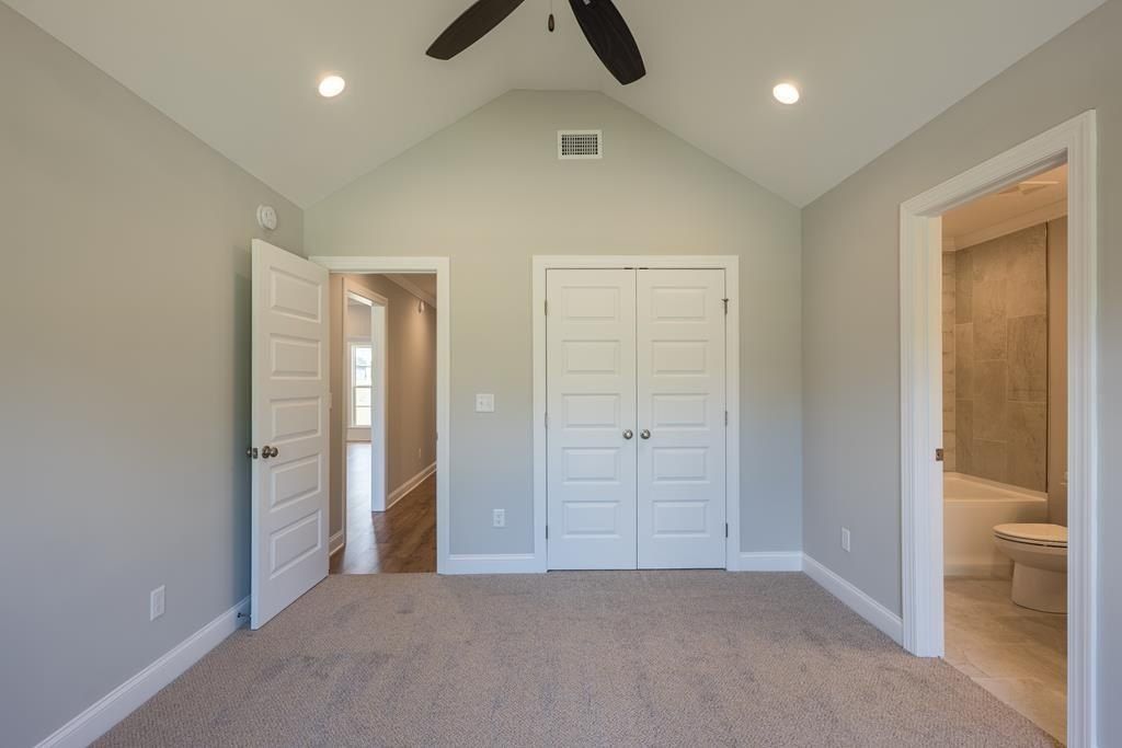 168 Floyd Mcneal Dr. Hahira, GA 31632