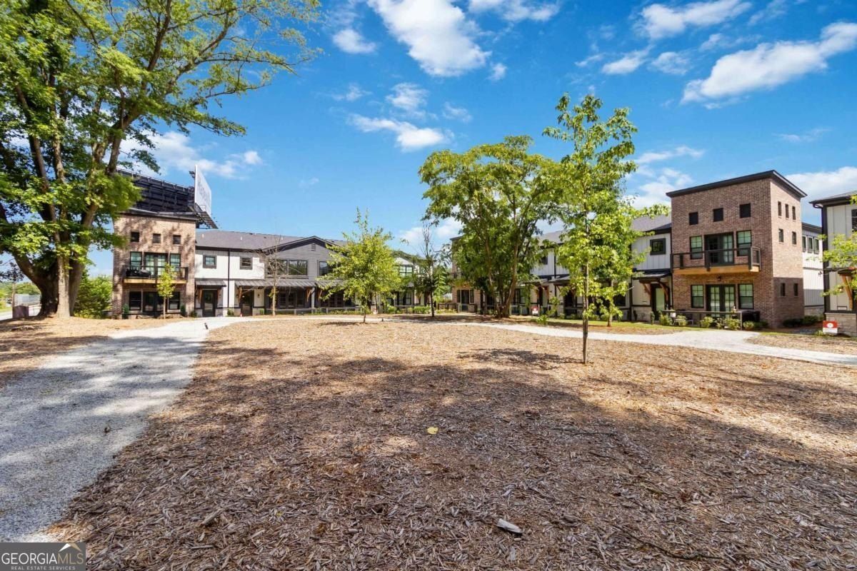 947 Willingham Drive Unit 2. Hapeville, GA 30354