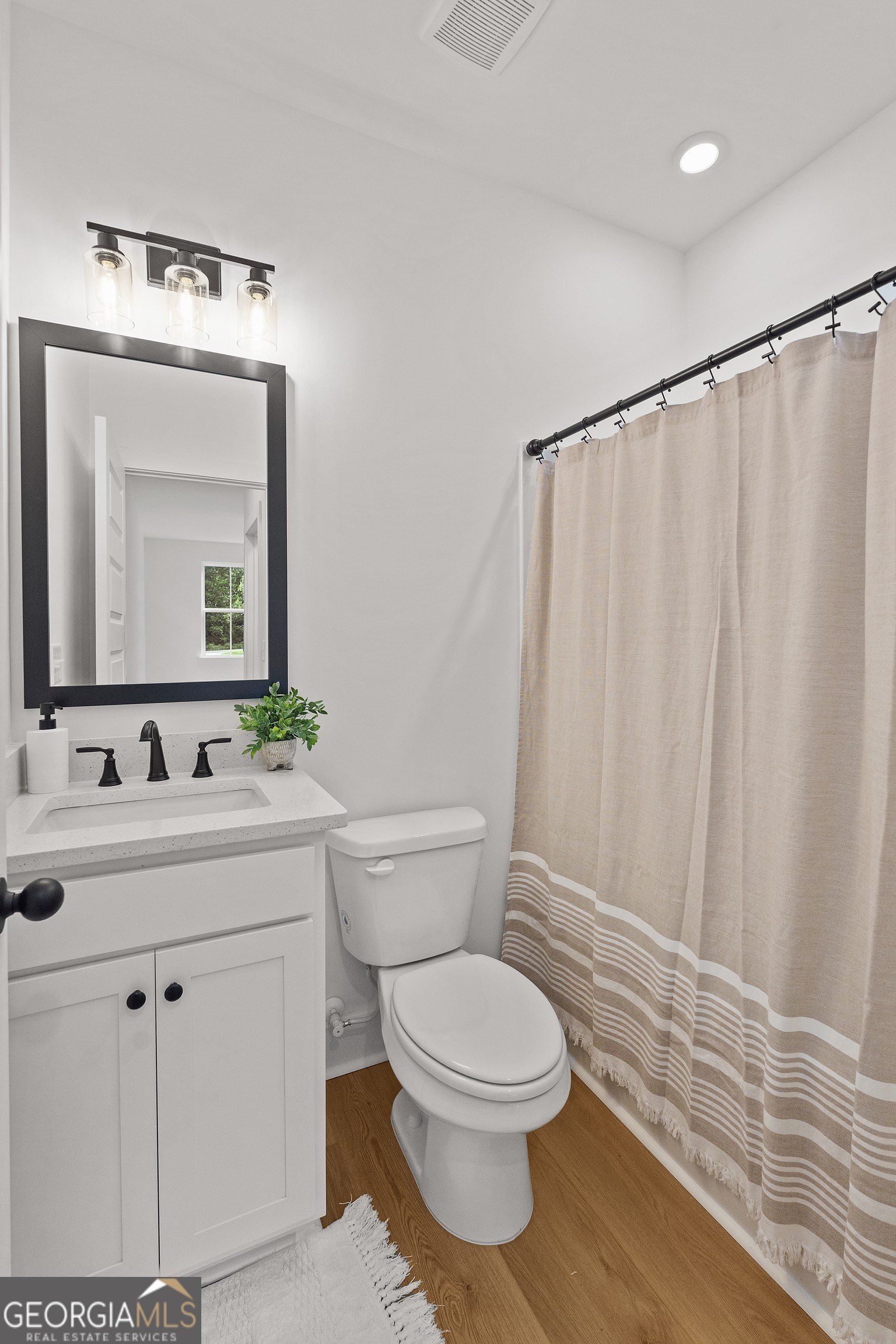 106 Maple Valley Drive. Jenkinsburg, GA 30234