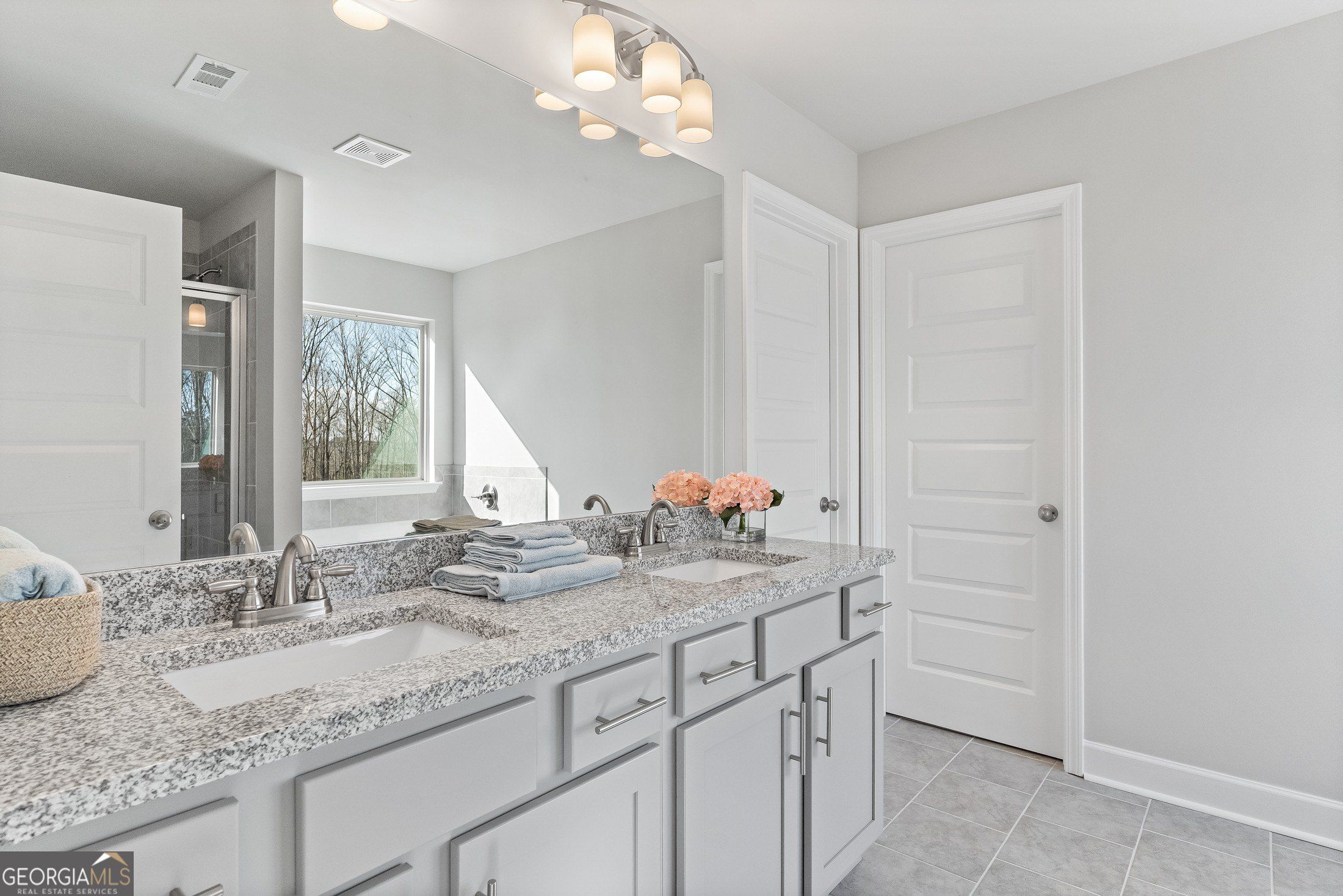 6093 Ruby Falls. Stonecrest, GA 30038