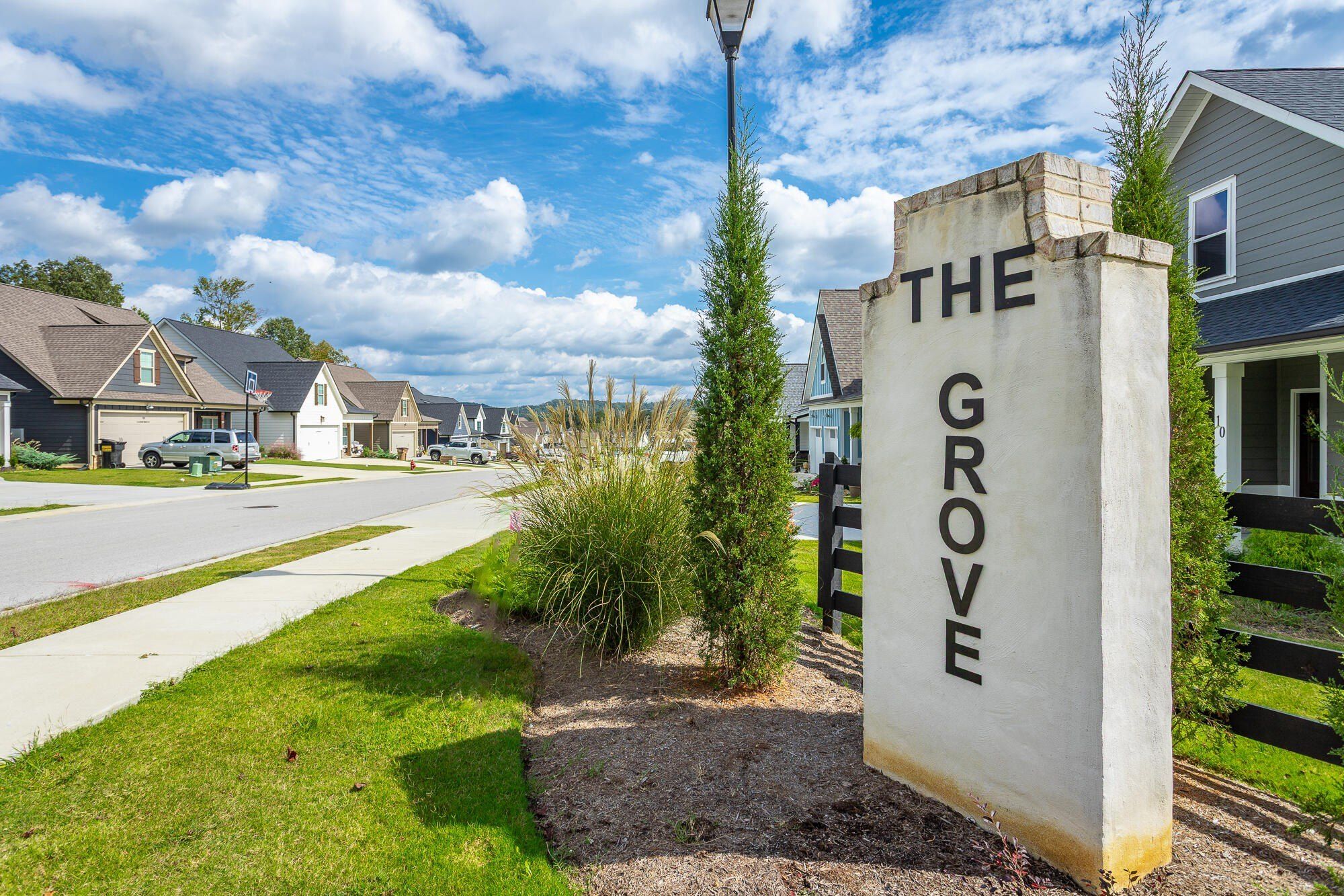 404 Willow Grove Court. Ringgold, GA 30736