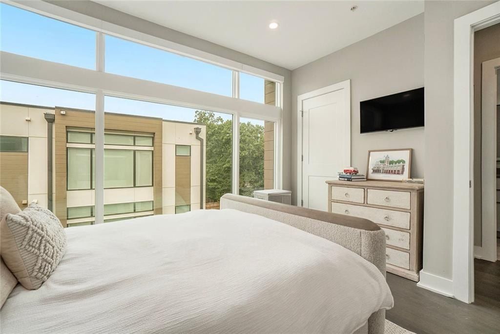 1099 North Avenue Ne. Atlanta, GA 30307