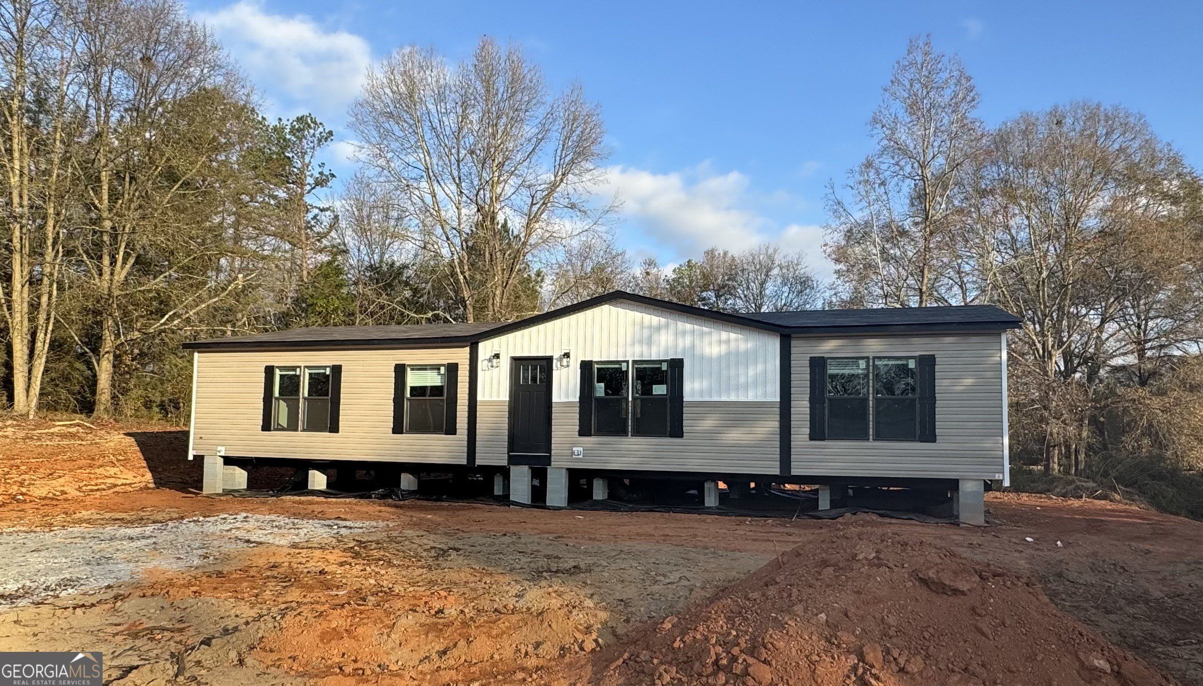 136 Marigold Drive. Carnesville, GA 30521