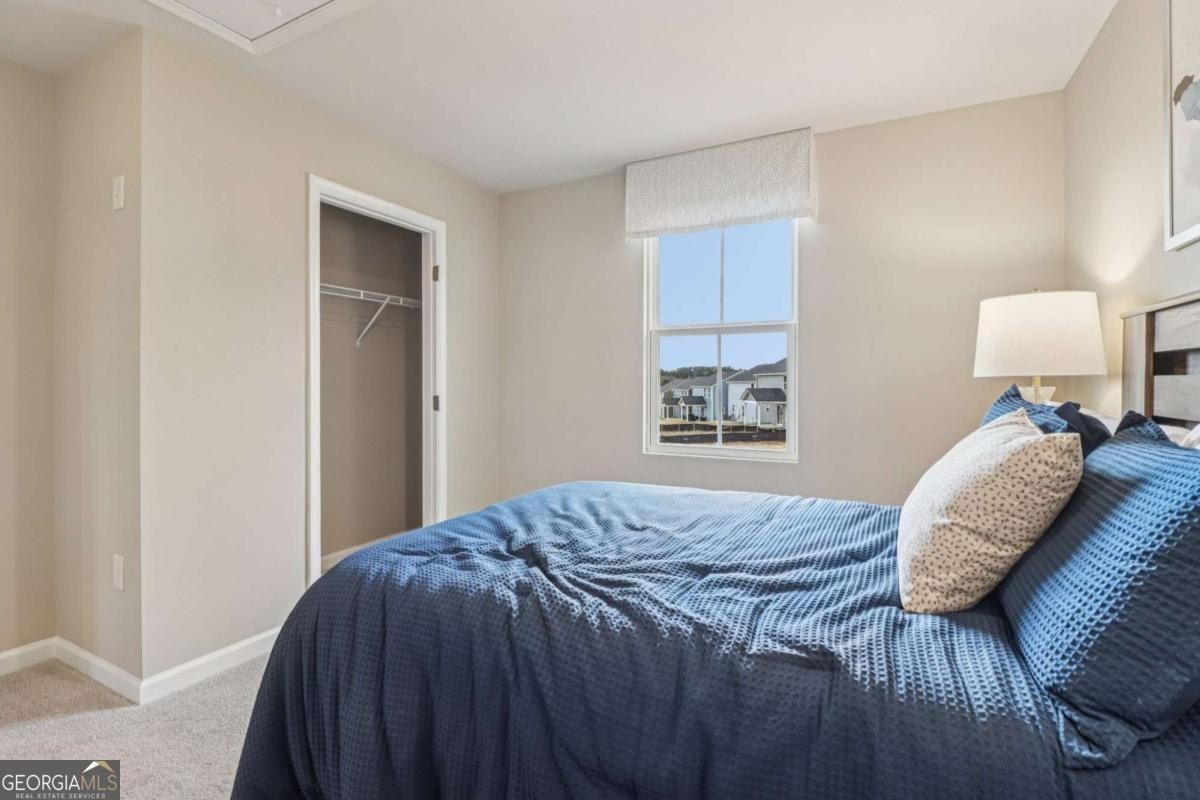 6643 Red Oak Way. Stone Mountain, GA 30087