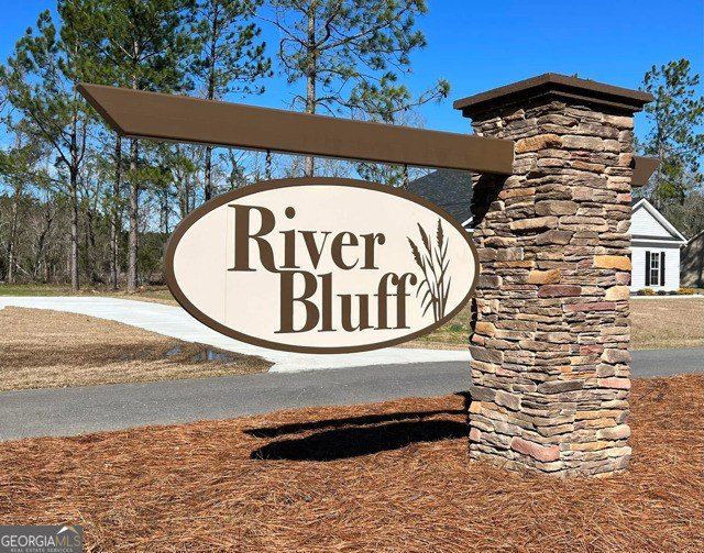 164 River Bluff Way. Ellabell, GA 31308