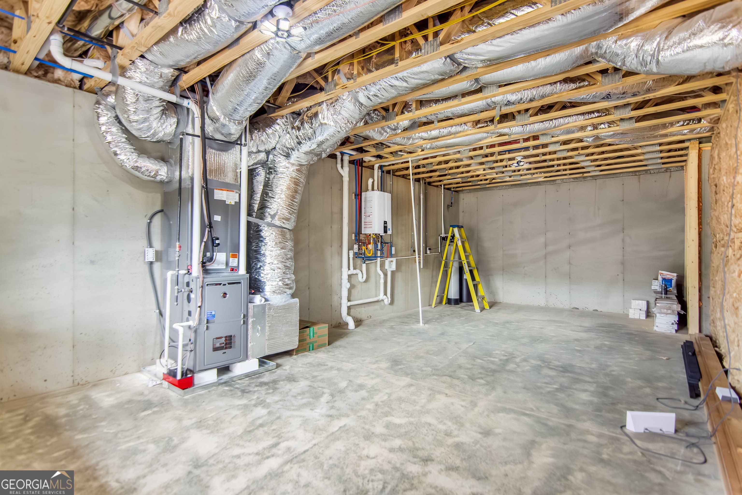 2468 Twisted Oak Road. Talking Rock, GA 30175