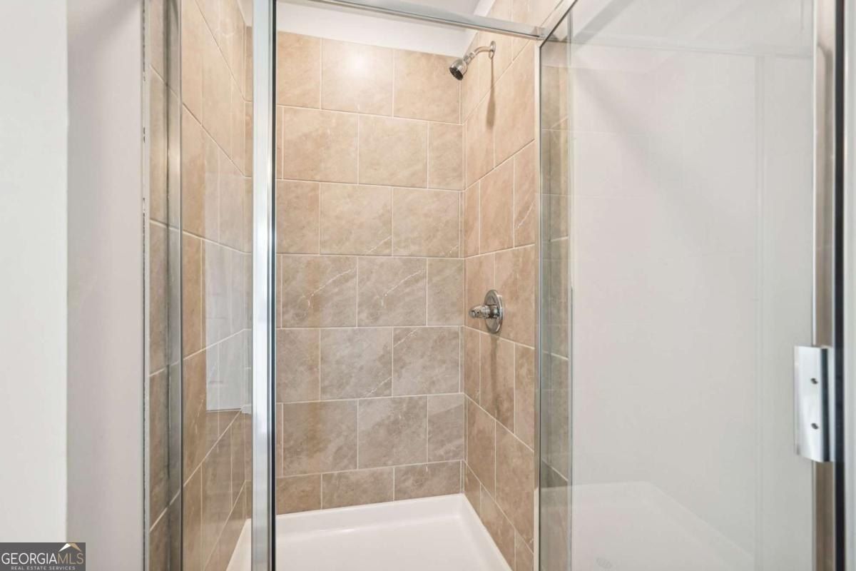 3041 Viewpark Circle. Conyers, GA 30013