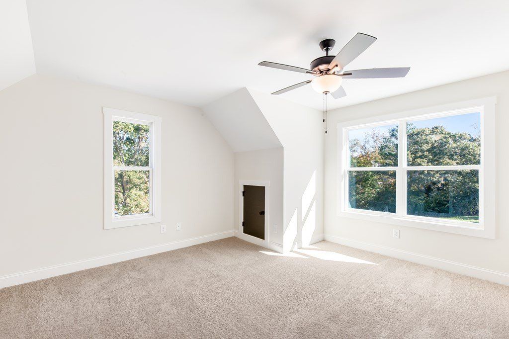 102 Red Oak Lane. Carrollton, GA 30116