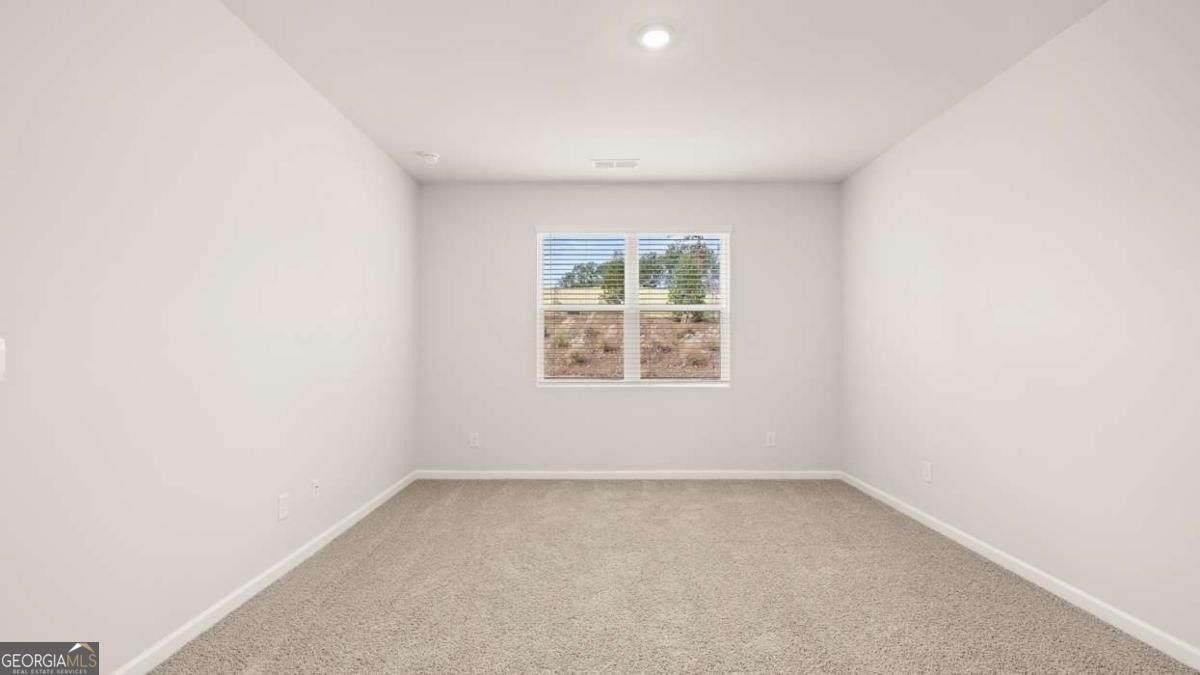 89 Holland Cove. Winder, GA 30680