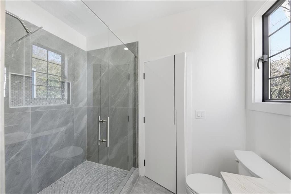 1385 Sylvan Circle Ne. Brookhaven, GA 30319