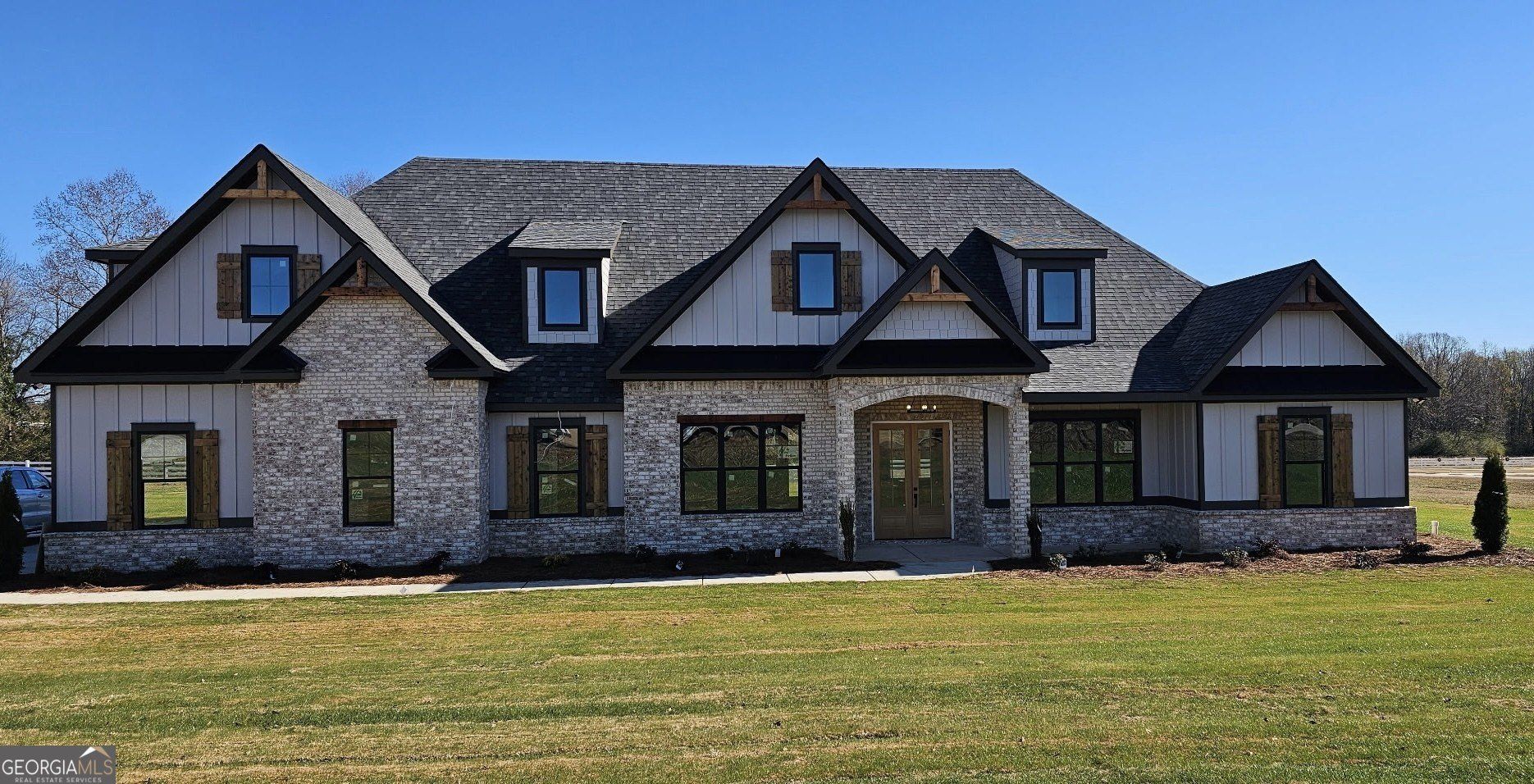 121 Triple Crown Way. Forsyth, GA 31029