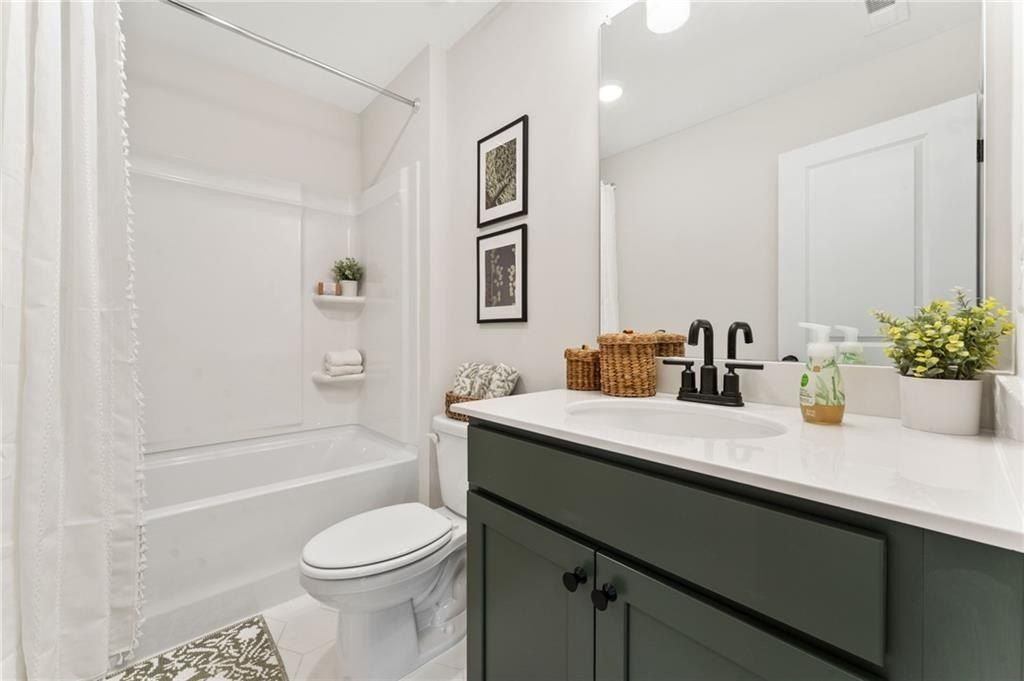 340 Marigold Lane. Woodstock, GA 30188