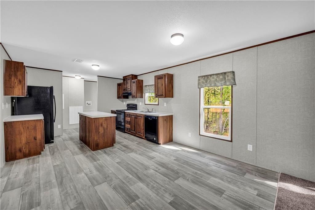 596 Pinetree Circle. Maysville, GA 30558