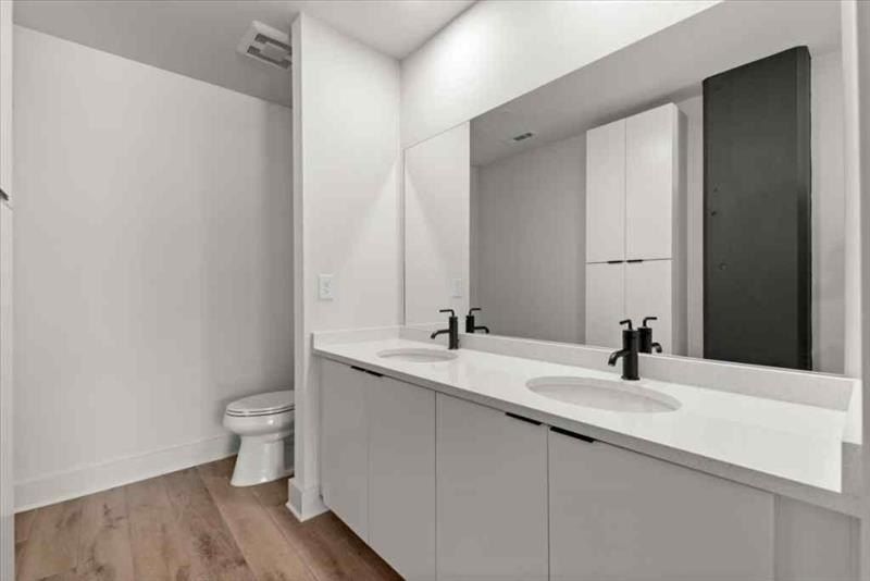 108 Park Place Unit 107. Decatur, GA 30030