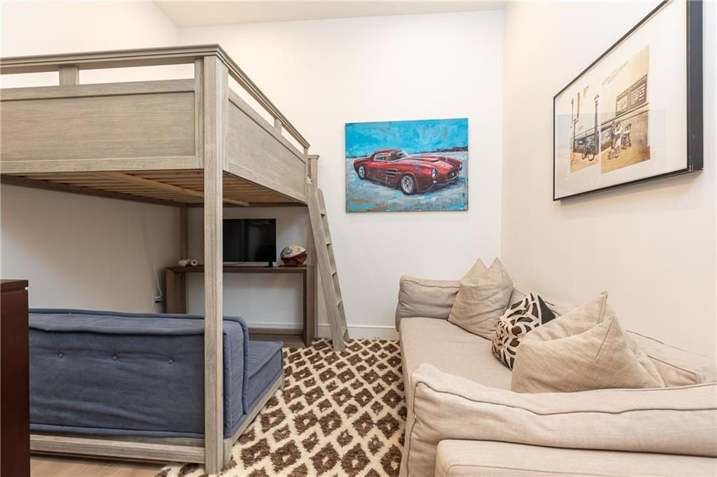 2425 Peachtree Road Ne Unit 404. Atlanta, GA 30305