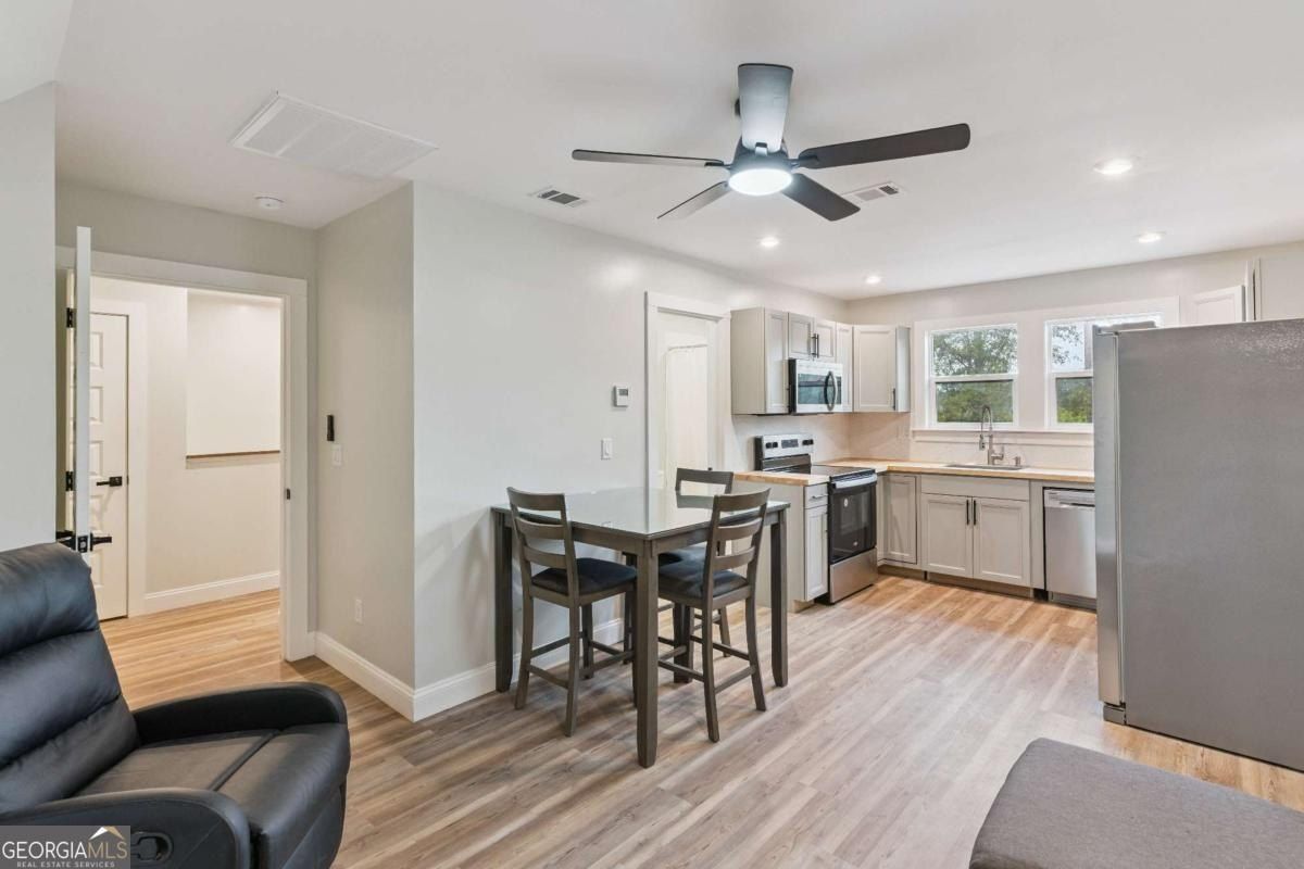 7079 Harrietts Bluff Road. Woodbine, GA 31569