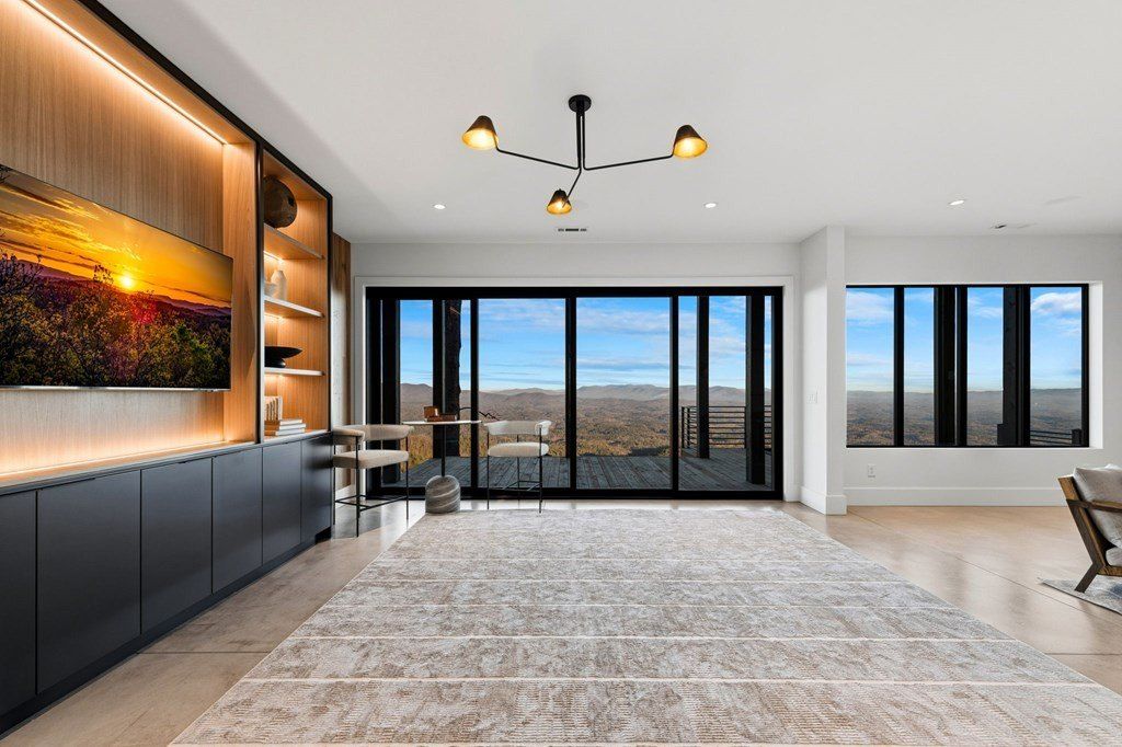 47 Pinhoti Pass. Ellijay, GA 30540