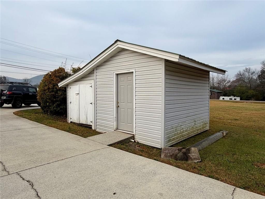 W Kytle Street. Cleveland, GA 30528