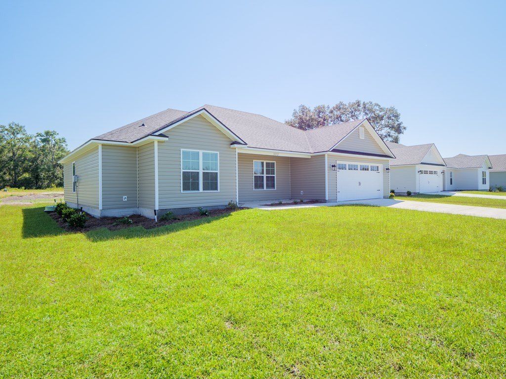 12 Fletcher Dr. Ray City, GA 31645